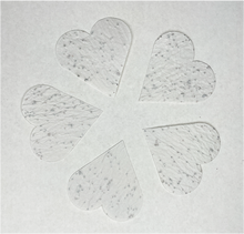 Afbeelding in Gallery-weergave laden, NEW: Heart shape seed paper - red or white - Spread Confetti
